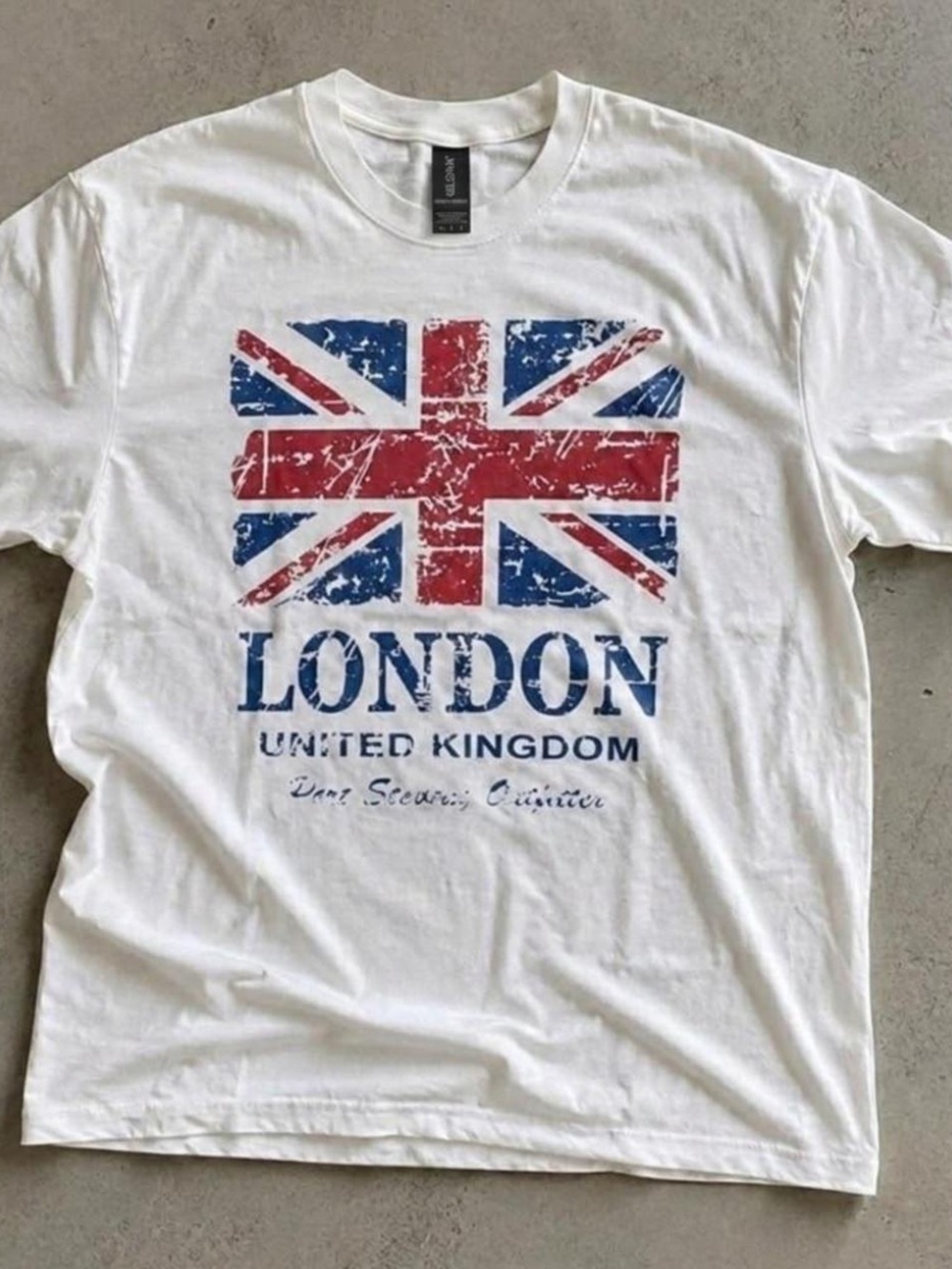 GILDAN London United Kingdom flag Graphic Tee